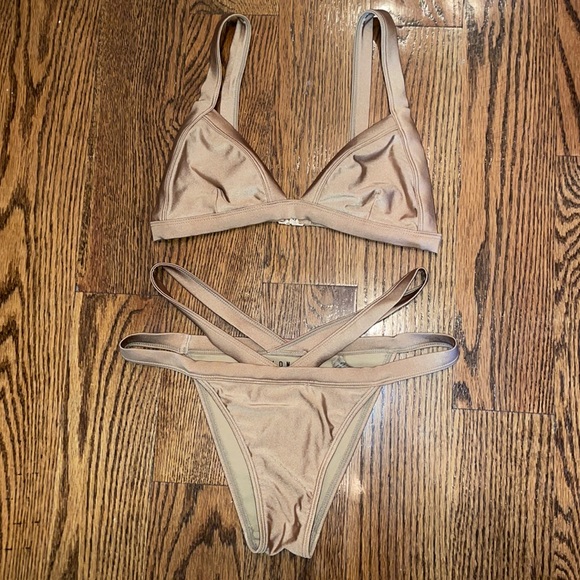 5/25$ 2 Of 5! Lioness Gold Bikini MUST BUY 5!! - Picture 1 of 3